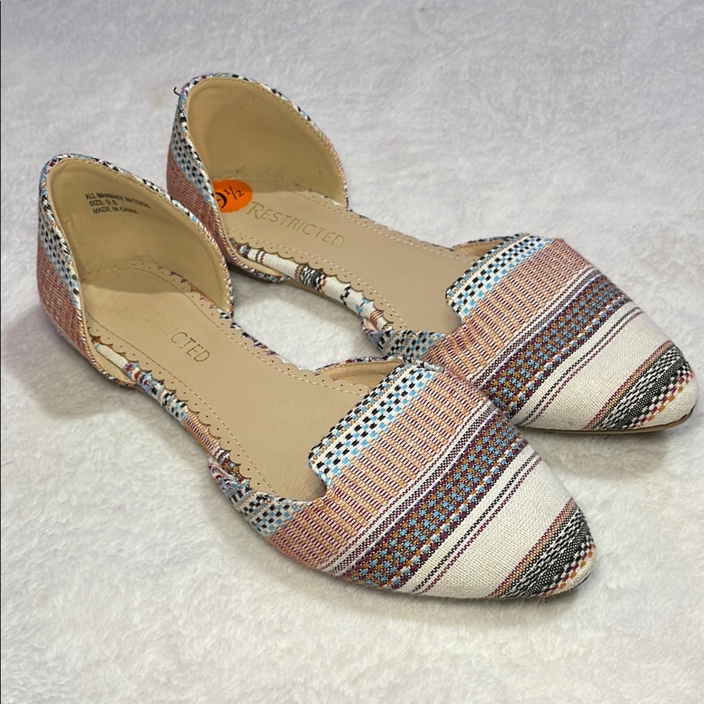 🎉HP🎉Restricted Striped Flats with Pointed Toe and Low Heel